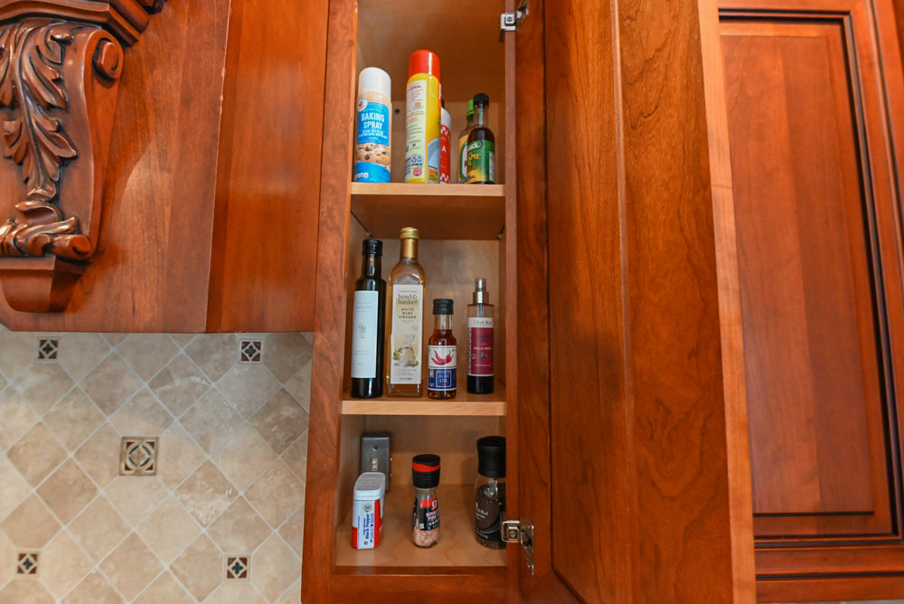 Pennville Traditional Wooden Kitchen with Granite Countertops and Thermador Appliances
