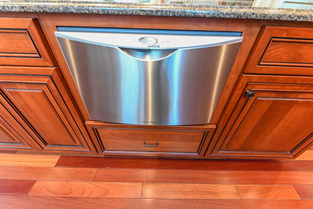 Pennville Traditional Wooden Kitchen with Granite Countertops and Thermador Appliances