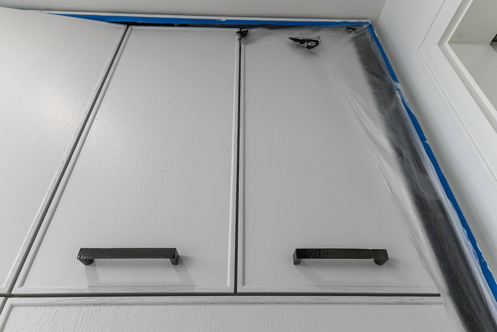 Smallbone Transitional White Kitchen with Island and Quartzite Countertops