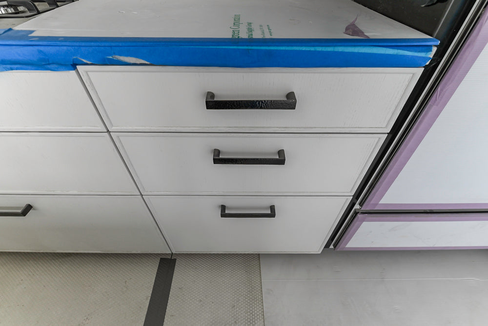 Smallbone Transitional White Kitchen with Island and Quartzite Countertops