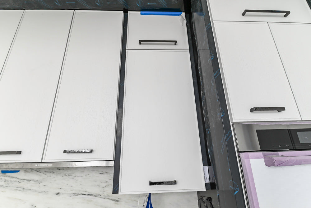 Smallbone Transitional White Kitchen with Island and Quartzite Countertops