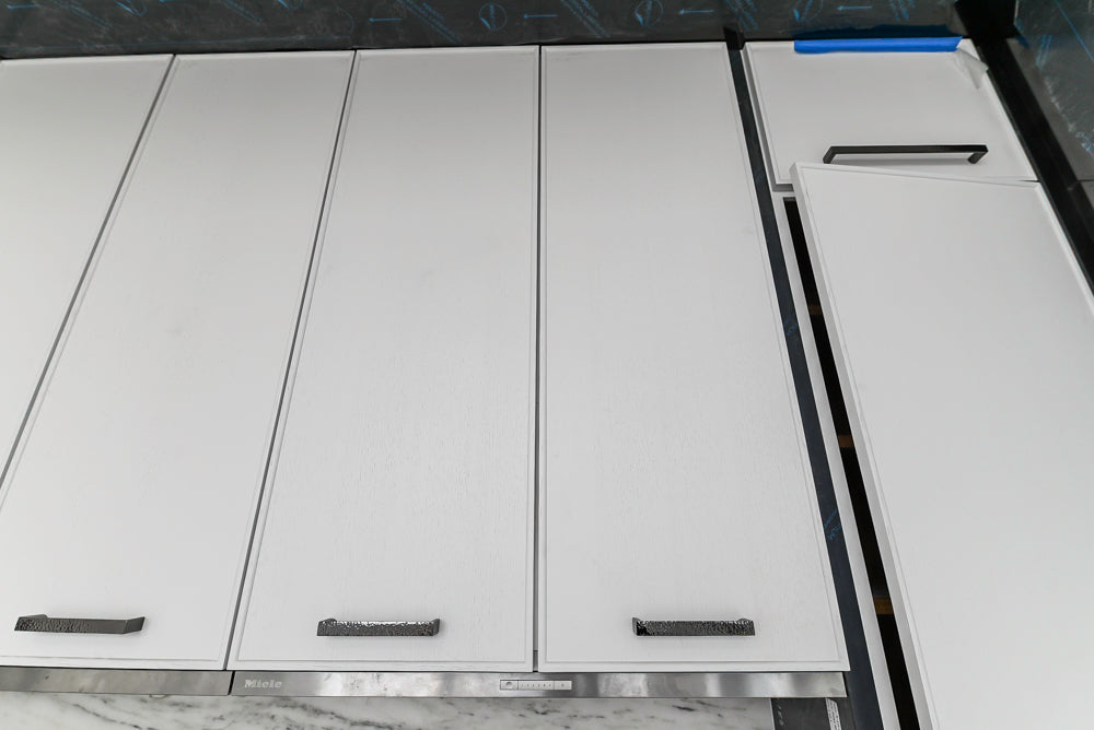 Smallbone Transitional White Kitchen with Island and Quartzite Countertops