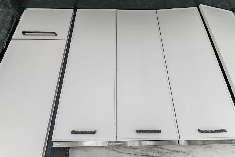 Smallbone Transitional White Kitchen with Island and Quartzite Countertops