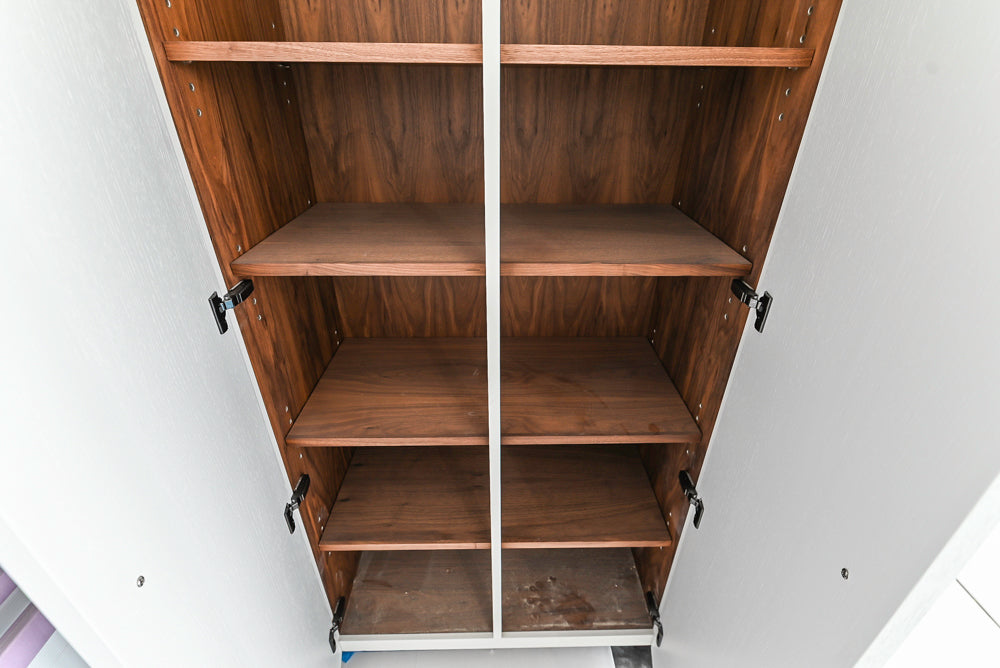 Smallbone Transitional White Kitchen with Island and Quartzite Countertops