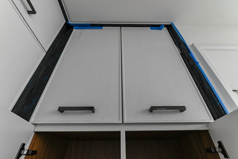 Smallbone Transitional White Kitchen with Island and Quartzite Countertops