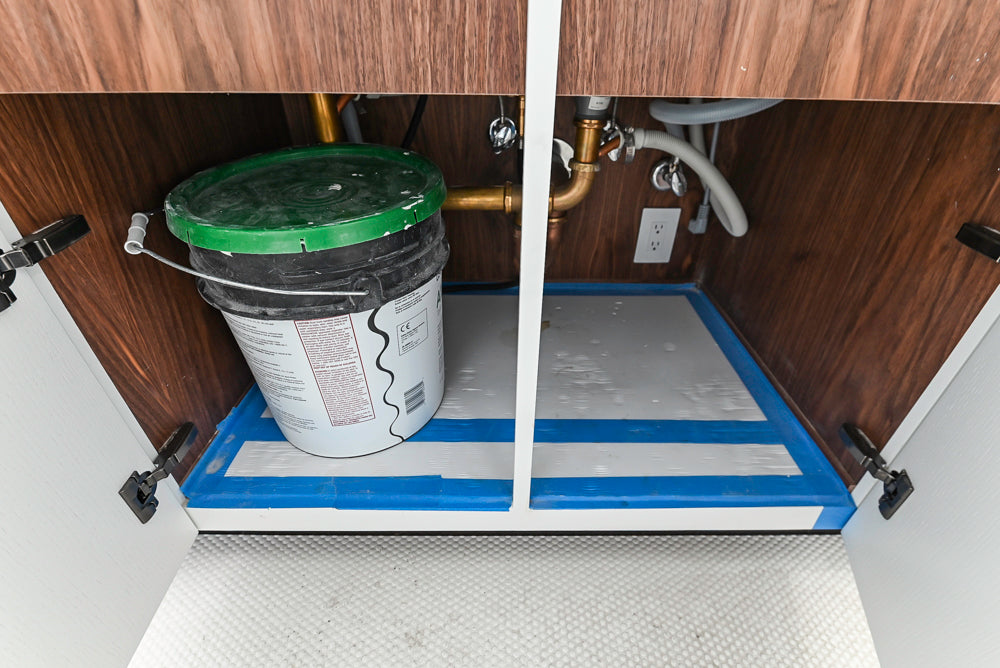 Smallbone Transitional White Kitchen with Island and Quartzite Countertops