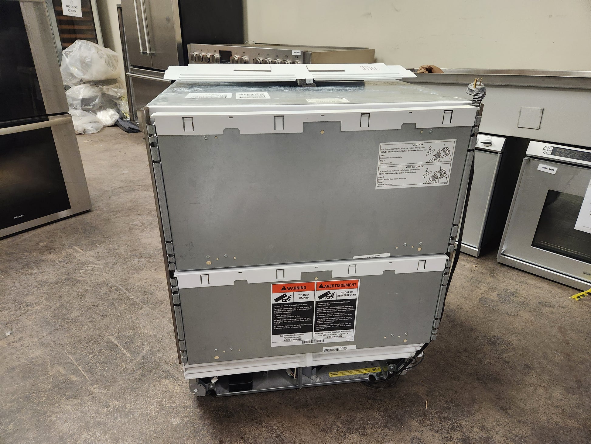 Sub-Zero ID-27R 27" Panel Ready Undercounter Refrigerator Drawers