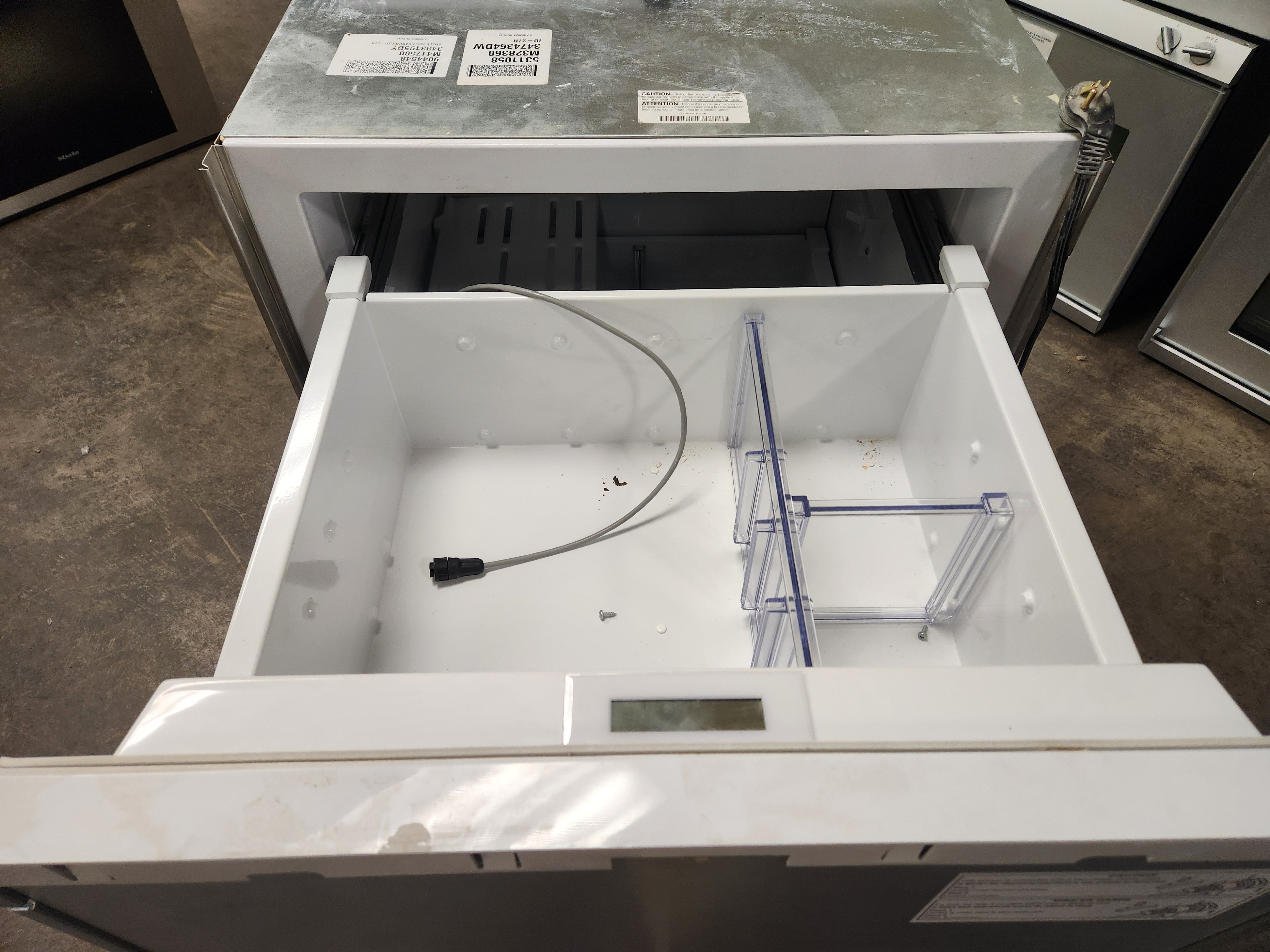 Sub-Zero ID-27R 27" Panel Ready Undercounter Refrigerator Drawers