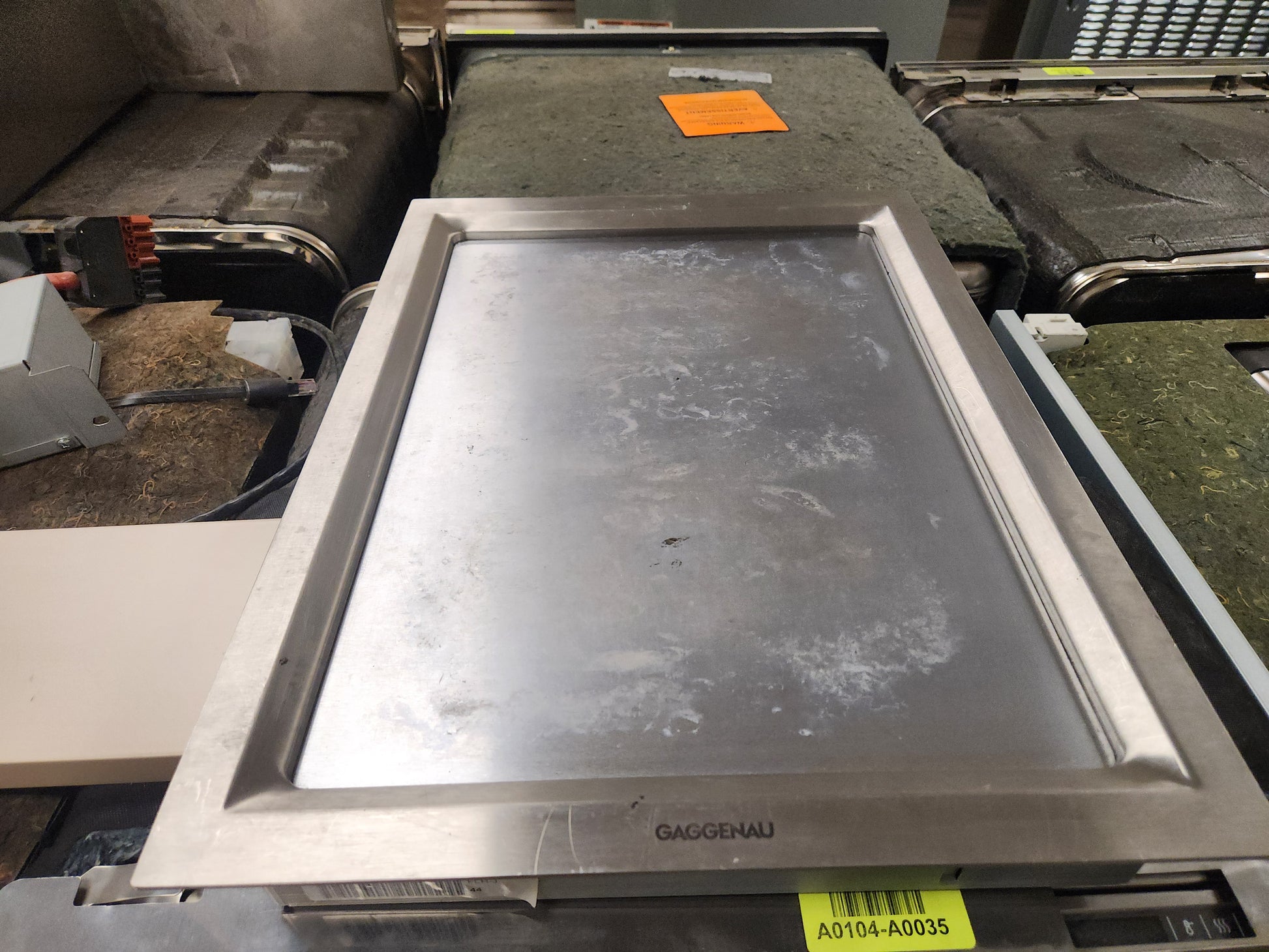 Gaggenau Vario 400 Series VP414610 15" Stainless Steel Electric Teppanyaki