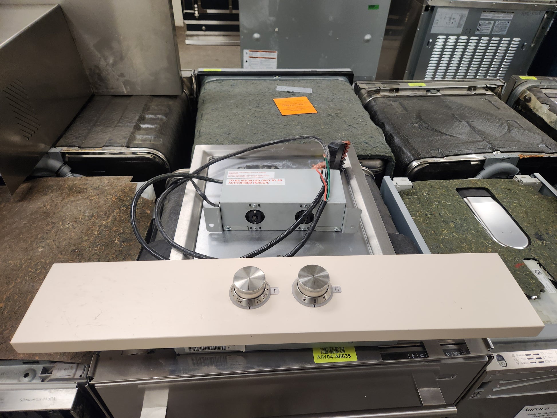 Gaggenau Vario 400 Series VP414610 15" Stainless Steel Electric Teppanyaki