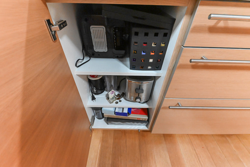 Poggenpohl Modern Veneer Kitchen with Island and Viking Appliances