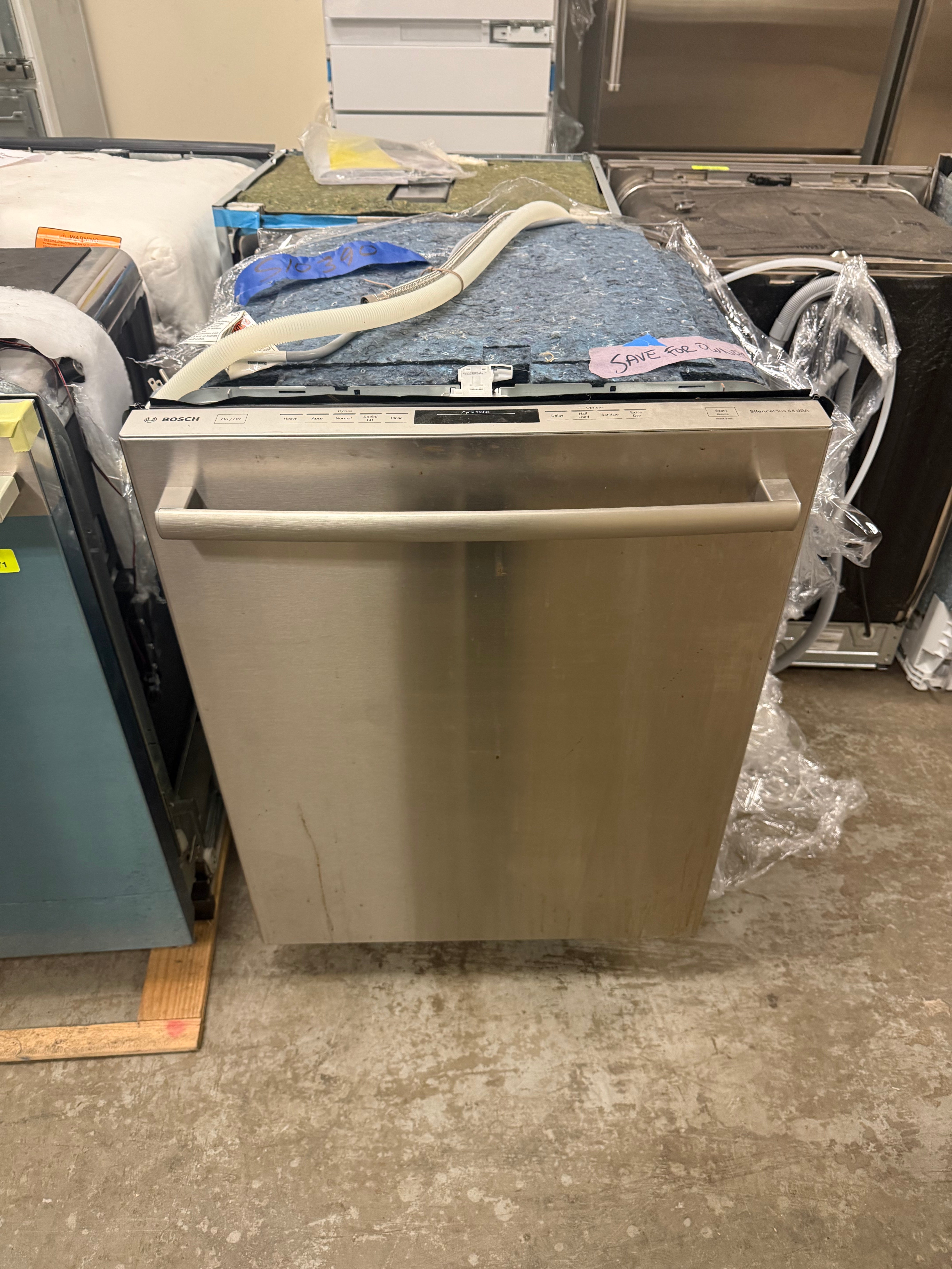 Bosch 300 Series SHXM63WS5N 24" Stainless Steel Dishwasher, Pre-Owned