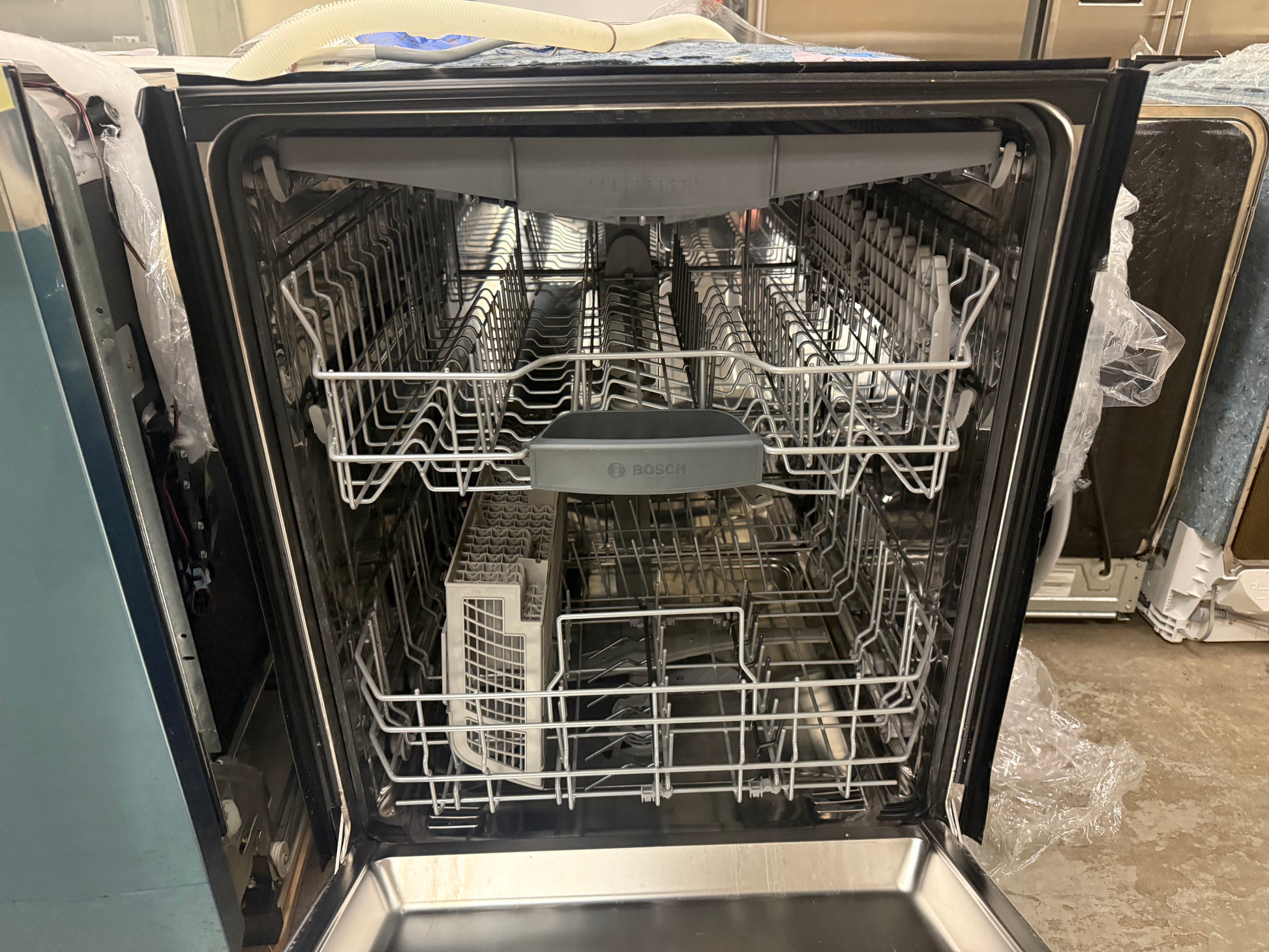 Bosch 300 Series SHXM63WS5N 24" Stainless Steel Dishwasher, Pre-Owned