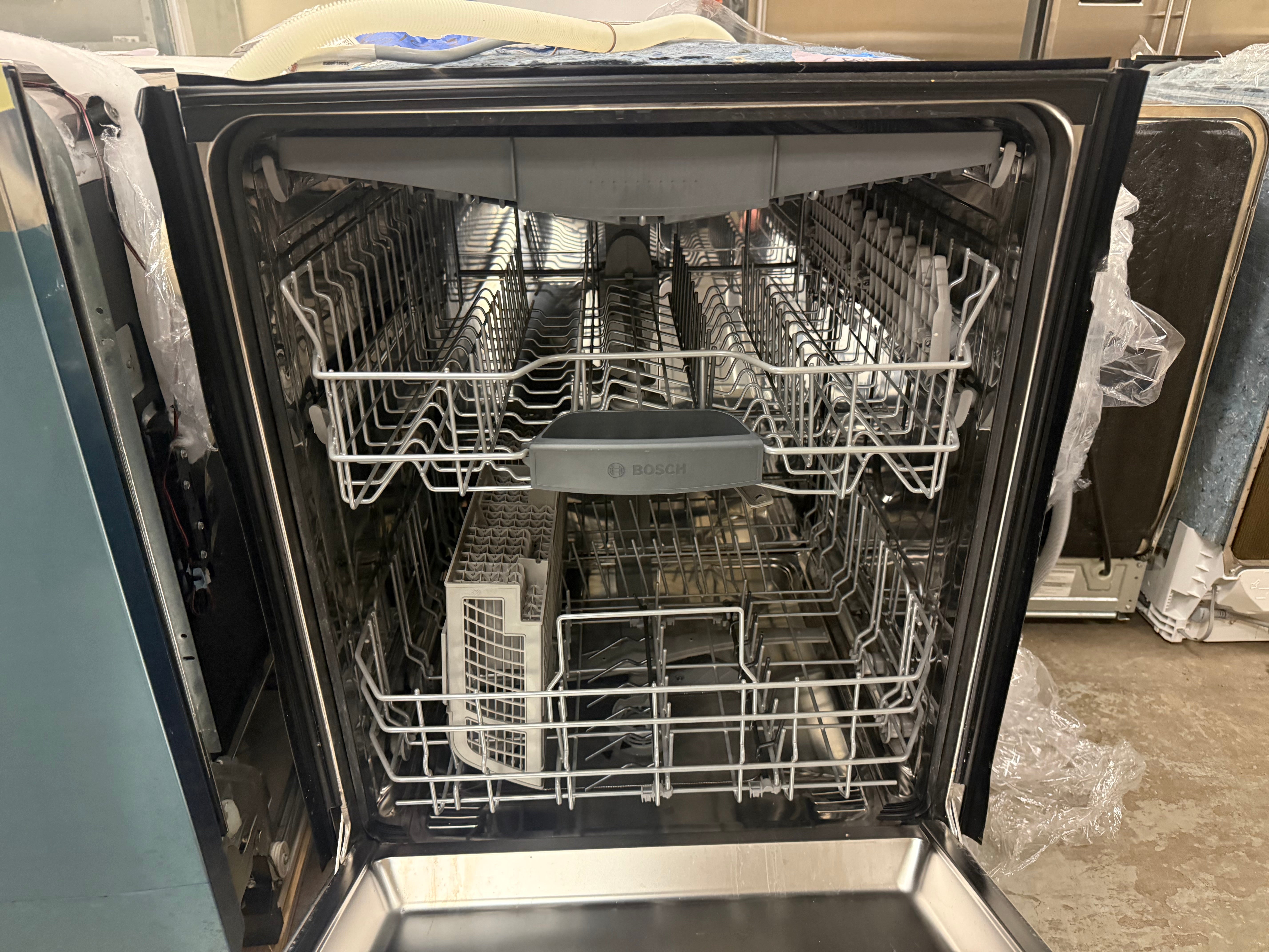 Bosch 300 Series SHXM63WS5N 24" Stainless Steel Dishwasher, Pre-Owned