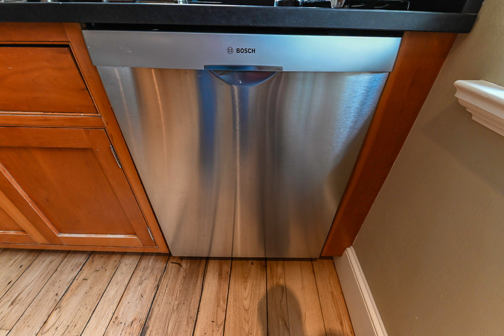 ÒThe DavenportÓ Traditional Wooden Kitchen with Island and 48" Sub-Zero Refrigerator