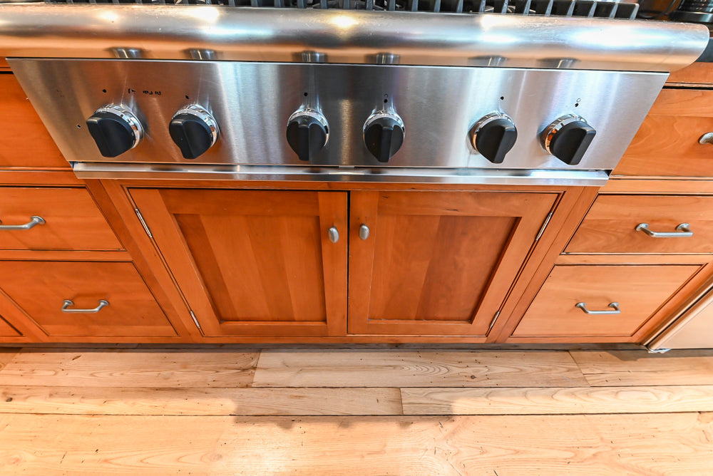 ÒThe DavenportÓ Traditional Wooden Kitchen with Island and 48" Sub-Zero Refrigerator