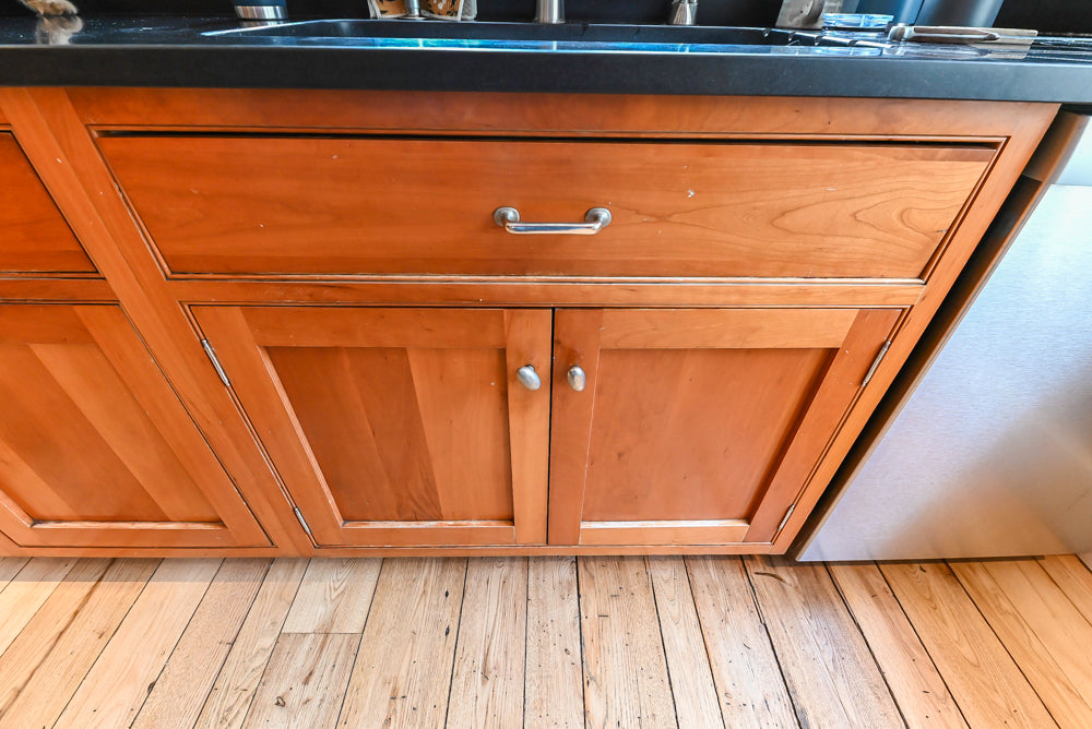 ÒThe DavenportÓ Traditional Wooden Kitchen with Island and 48" Sub-Zero Refrigerator
