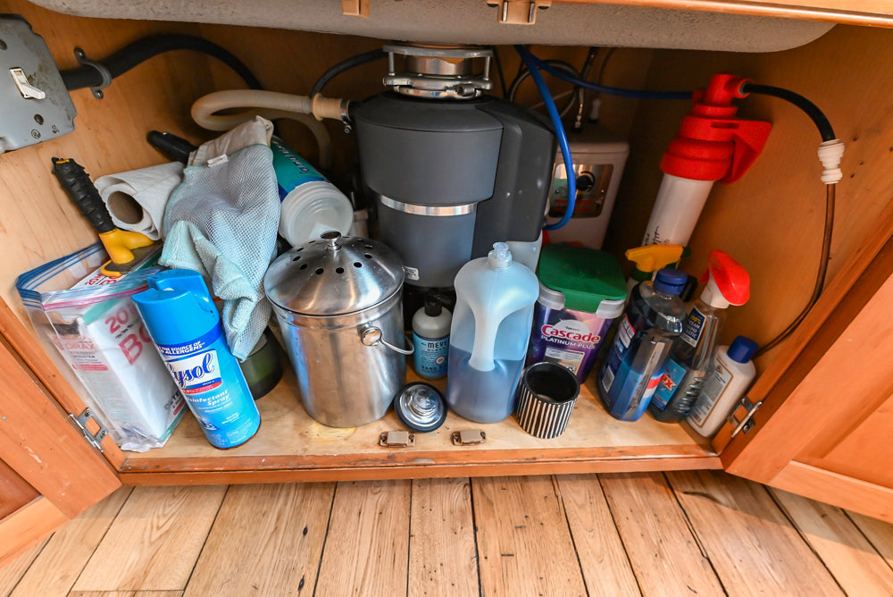 ÒThe DavenportÓ Traditional Wooden Kitchen with Island and 48" Sub-Zero Refrigerator