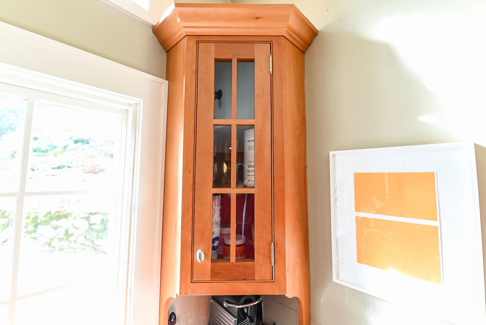 ÒThe DavenportÓ Traditional Wooden Kitchen with Island and 48" Sub-Zero Refrigerator