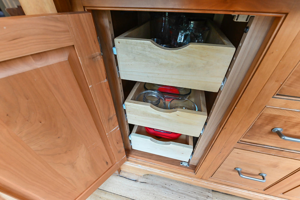 ÒThe DavenportÓ Traditional Wooden Kitchen with Island and 48" Sub-Zero Refrigerator