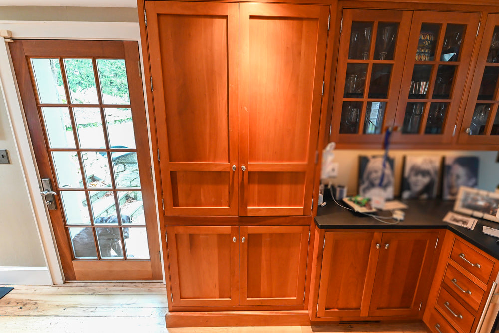 ÒThe DavenportÓ Traditional Wooden Kitchen with Island and 48" Sub-Zero Refrigerator