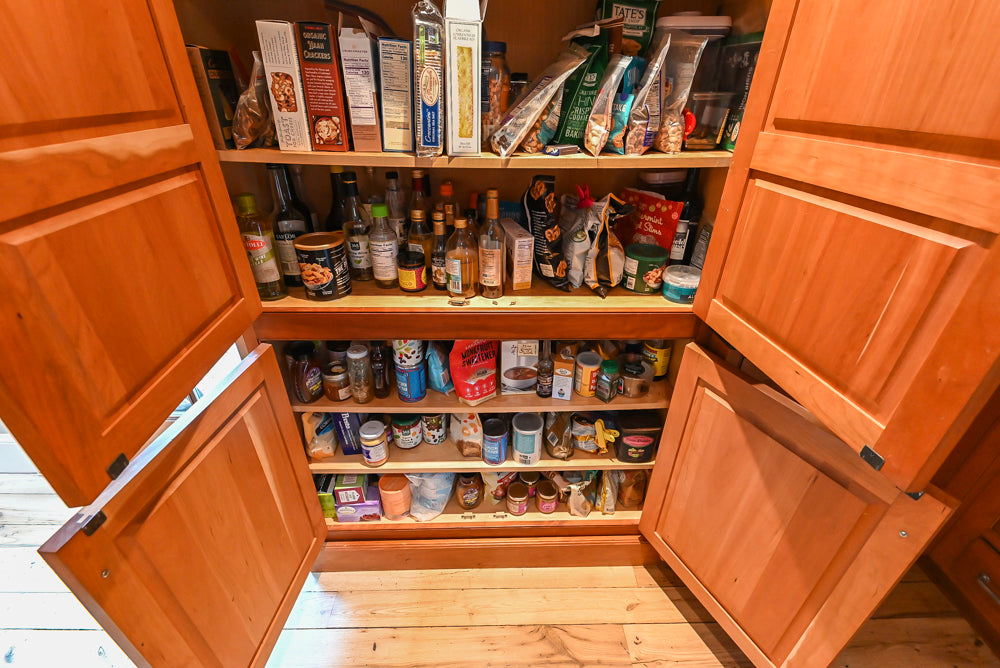 ÒThe DavenportÓ Traditional Wooden Kitchen with Island and 48" Sub-Zero Refrigerator