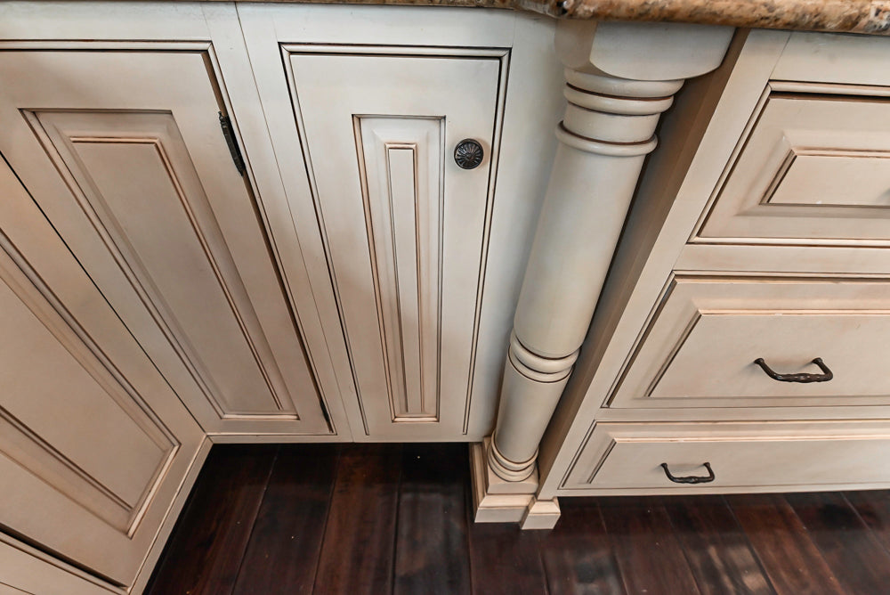 ÒThe HarcourtÓ Traditional Two-Tone Distressed Kitchen with Green Island, Granite Countertops and Appliances