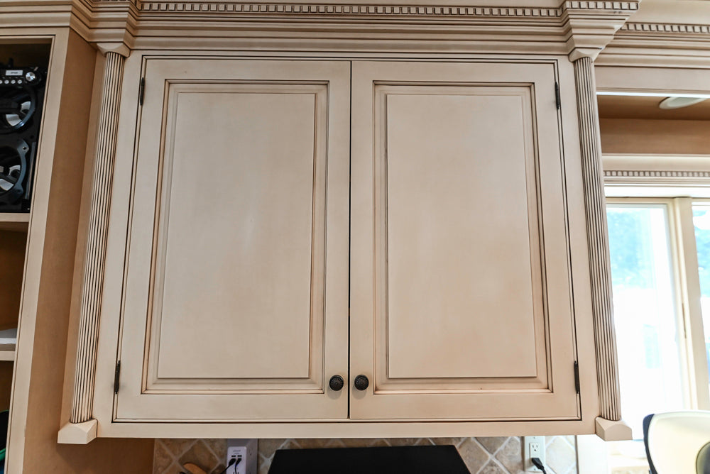 ÒThe HarcourtÓ Traditional Two-Tone Distressed Kitchen with Green Island, Granite Countertops and Appliances