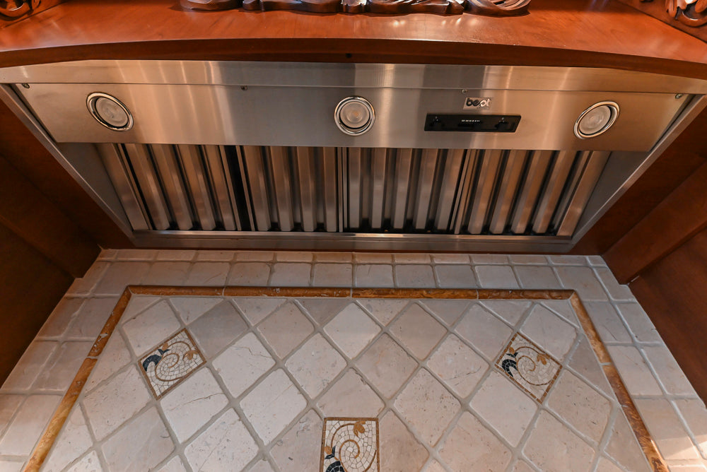 "The Winchester" Traditional Wooden Kitchen with Granite Countertops and Appliances