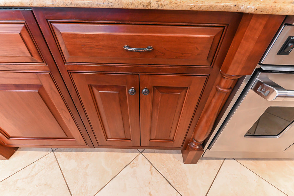"The Winchester" Traditional Wooden Kitchen with Granite Countertops and Appliances
