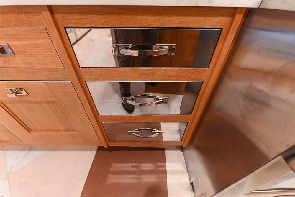 Christopher Peacock "Culinarium" Transitional Rift-Sawn White Oak Kitchen with Island