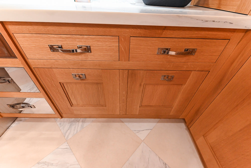 Christopher Peacock "Culinarium" Transitional Rift-Sawn White Oak Kitchen with Island