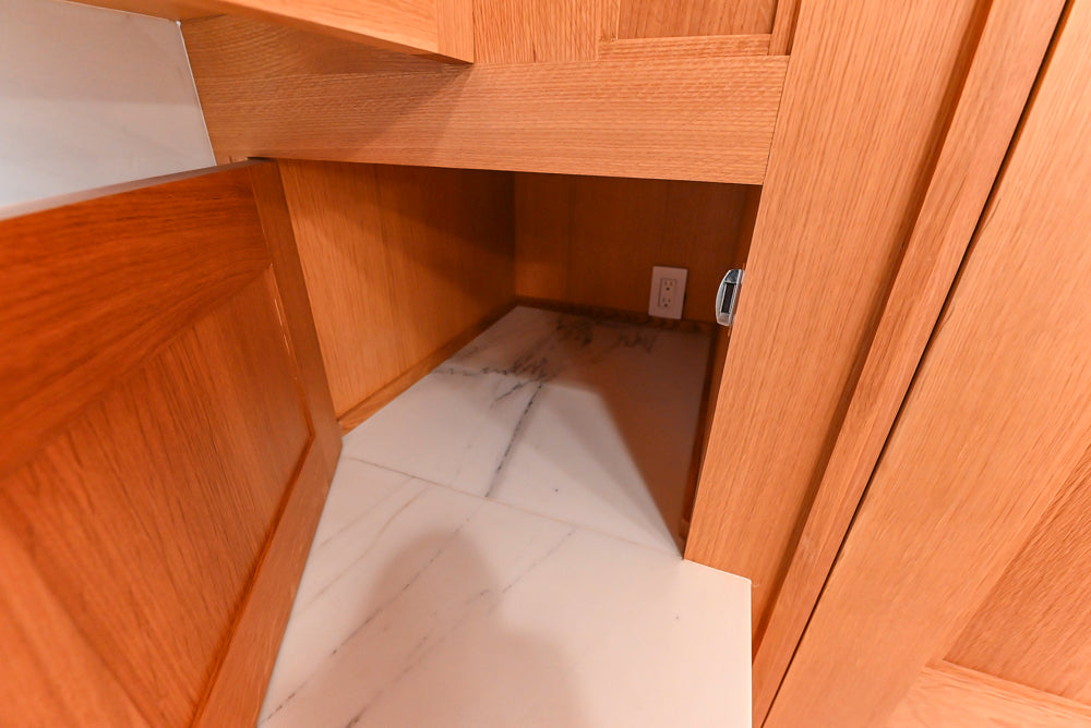 Christopher Peacock "Culinarium" Transitional Rift-Sawn White Oak Kitchen with Island