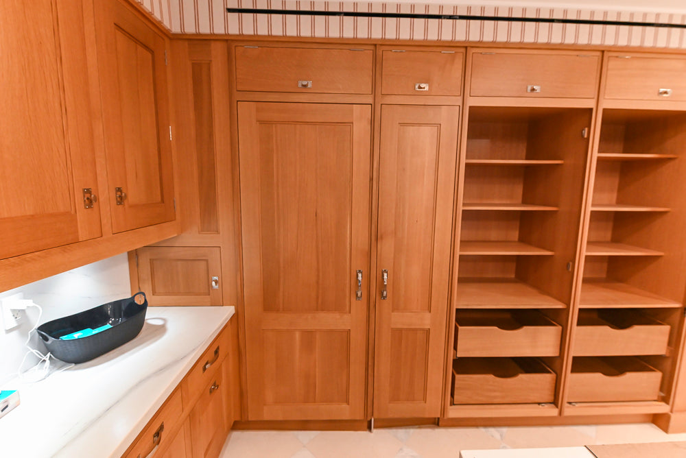 Christopher Peacock "Culinarium" Transitional Rift-Sawn White Oak Kitchen with Island