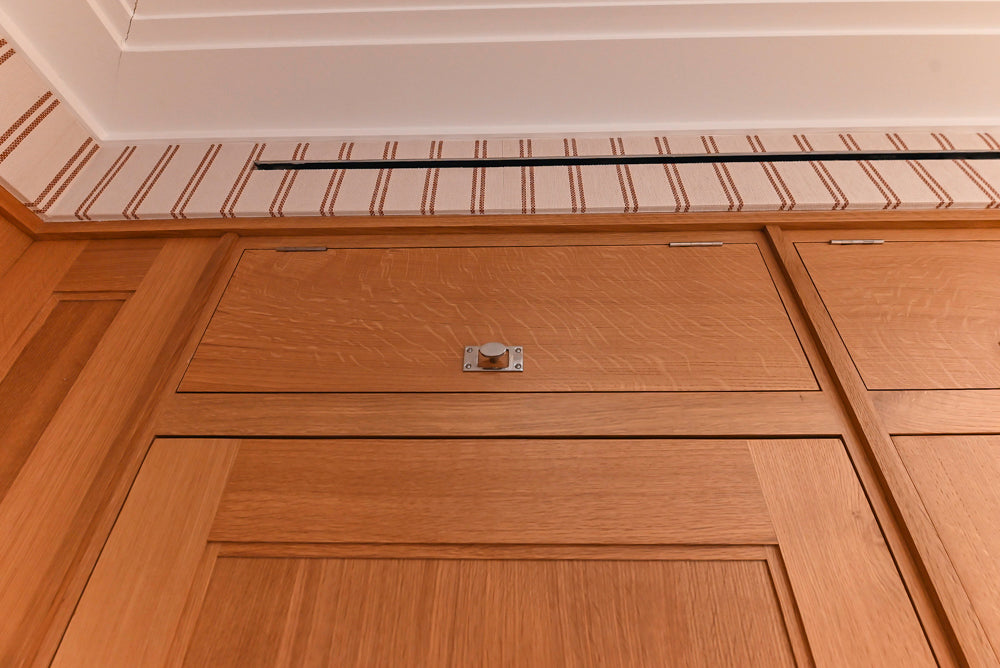Christopher Peacock "Culinarium" Transitional Rift-Sawn White Oak Kitchen with Island