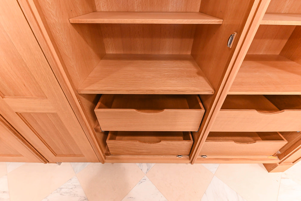 Christopher Peacock "Culinarium" Transitional Rift-Sawn White Oak Kitchen with Island