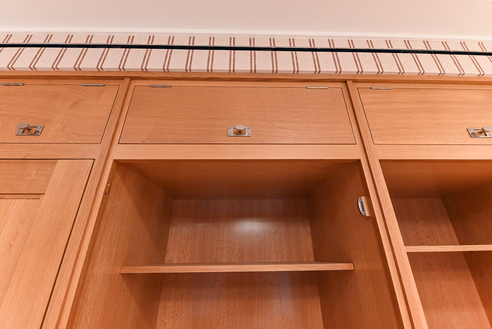 Christopher Peacock "Culinarium" Transitional Rift-Sawn White Oak Kitchen with Island
