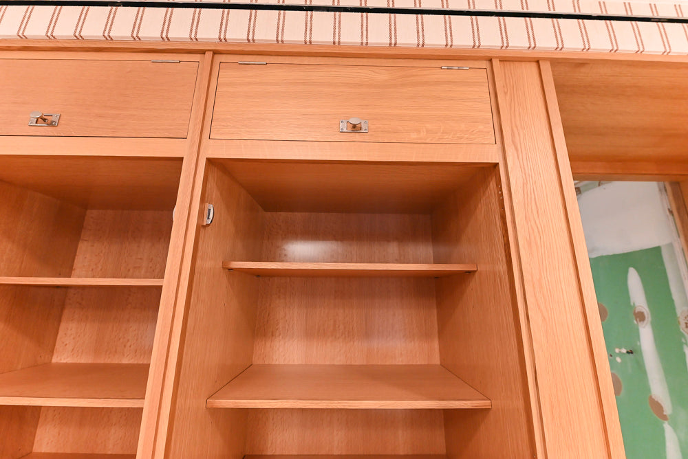 Christopher Peacock "Culinarium" Transitional Rift-Sawn White Oak Kitchen with Island