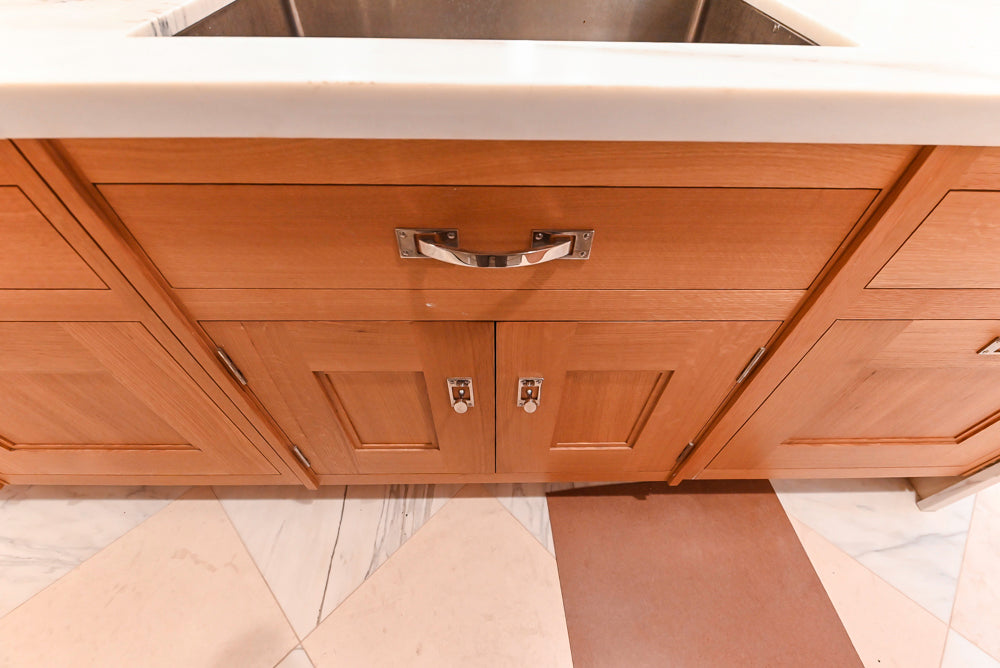 Christopher Peacock "Culinarium" Transitional Rift-Sawn White Oak Kitchen with Island