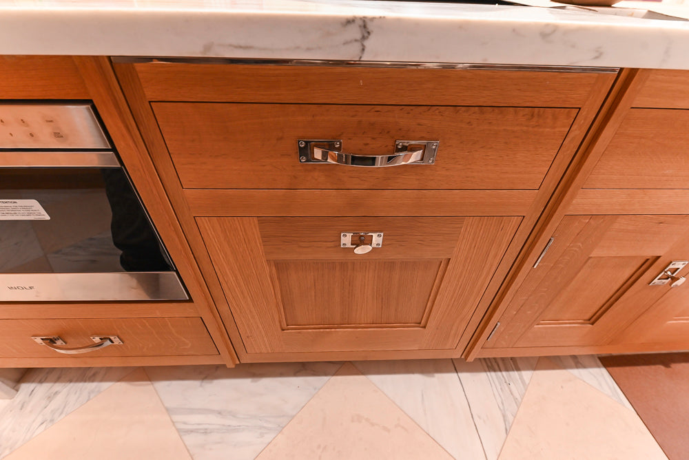 Christopher Peacock "Culinarium" Transitional Rift-Sawn White Oak Kitchen with Island