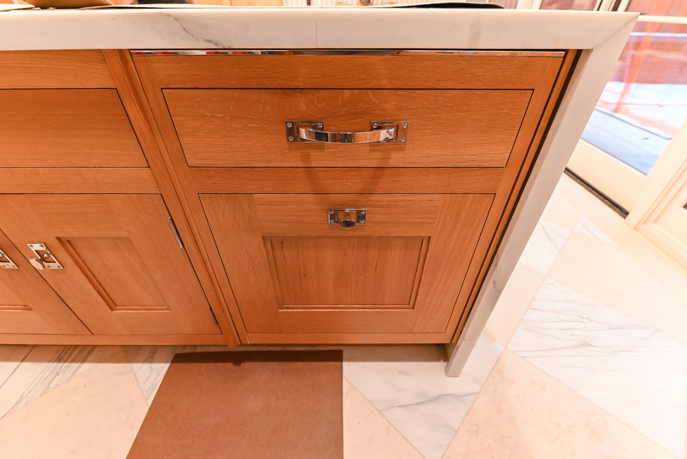 Christopher Peacock "Culinarium" Transitional Rift-Sawn White Oak Kitchen with Island