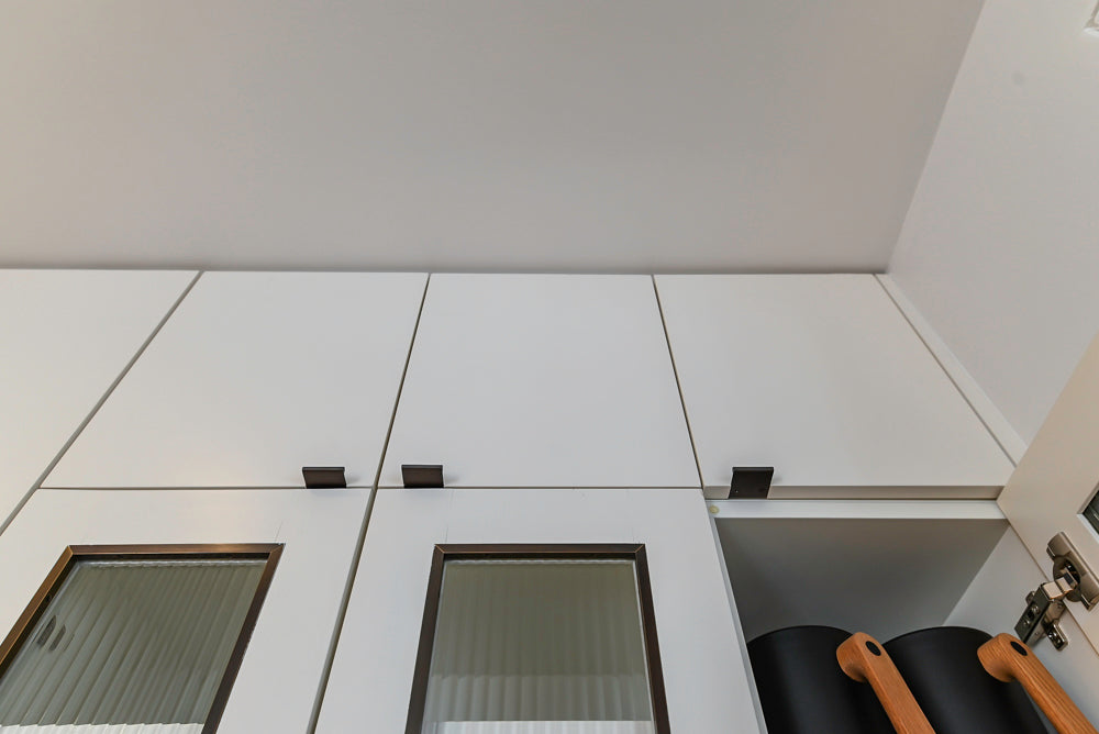 "The Maison Moderne" Kitchen with La Cornue CornuFŽ 110 Range and Marble Top Table