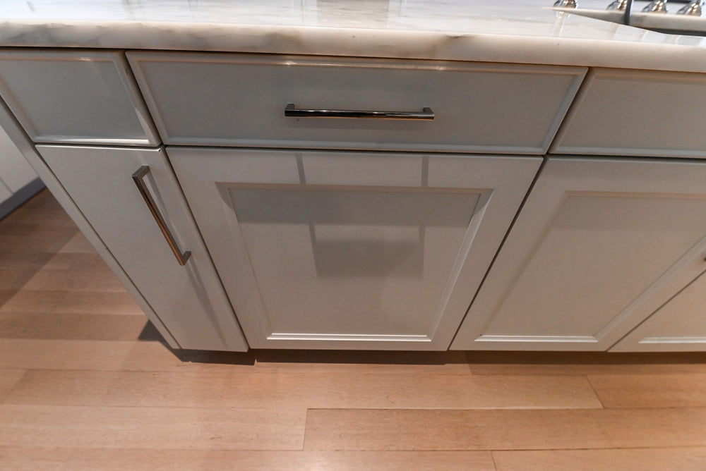 SieMatic Transitional White Kitchen with Island & Luxury Appliances