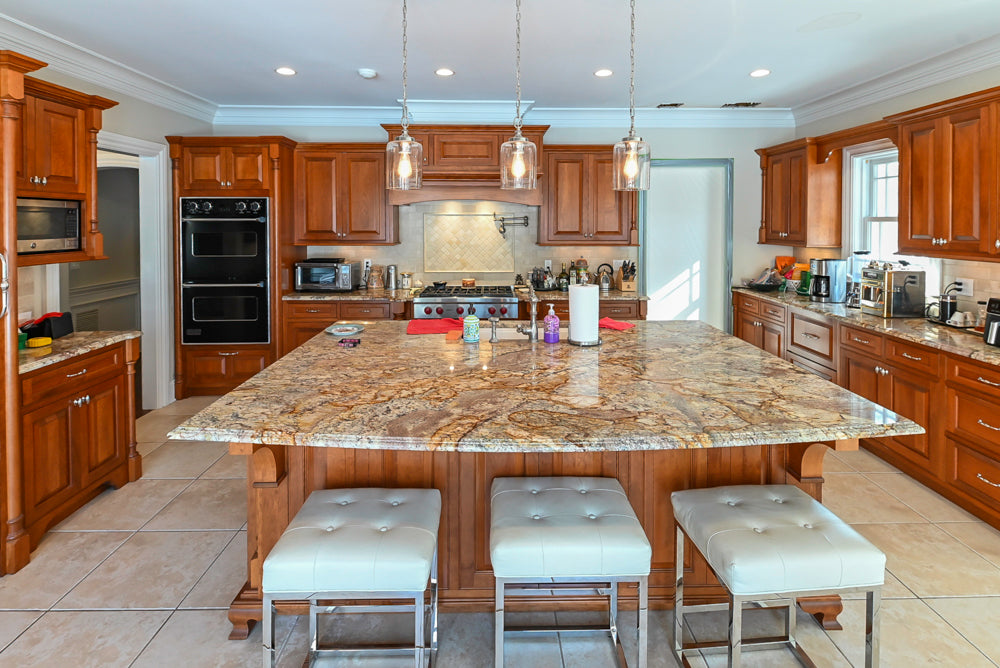 “The Woodford” Traditional Custom Wooden Kitchen with Island, Wolf Rangetop & Sub-Zero Refrigerator