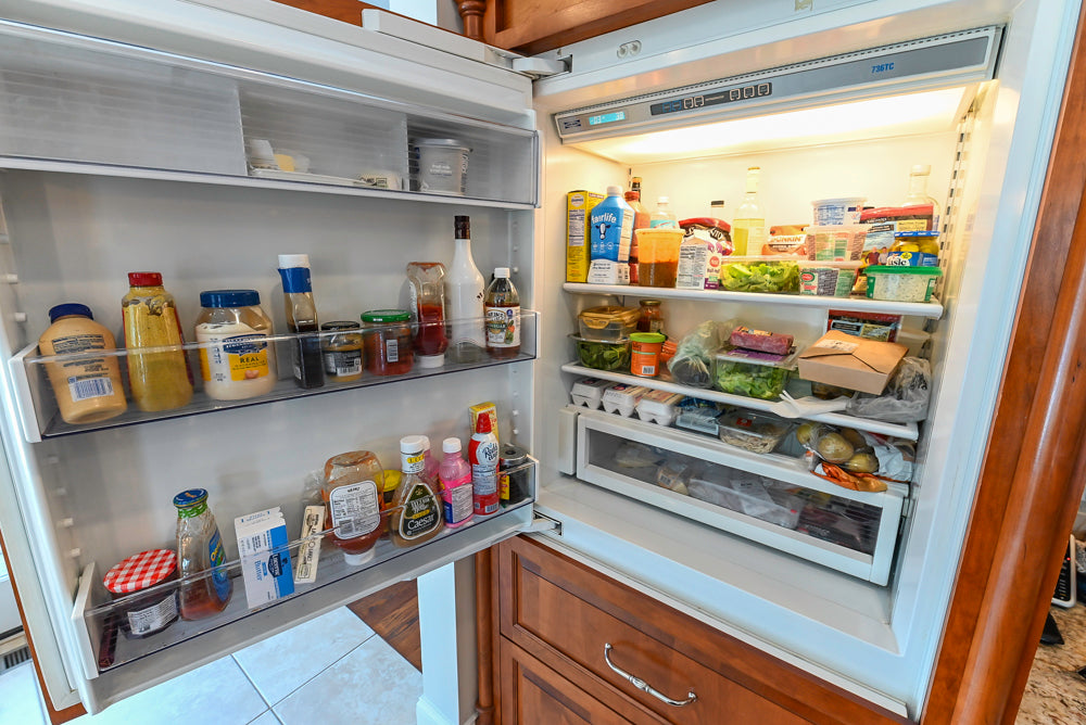 “The Woodford” Traditional Custom Wooden Kitchen with Island, Wolf Rangetop & Sub-Zero Refrigerator
