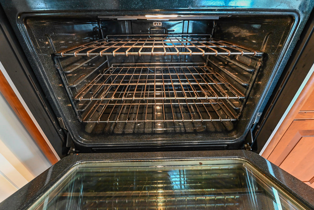 “The Woodford” Traditional Custom Wooden Kitchen with Island, Wolf Rangetop & Sub-Zero Refrigerator