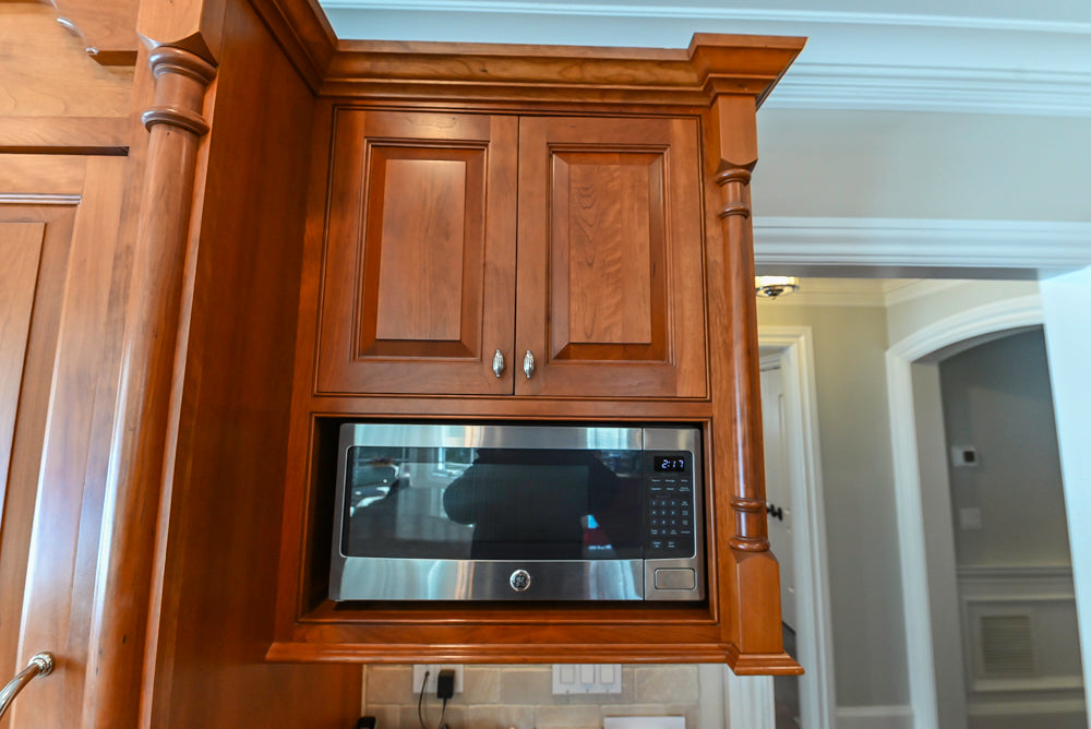 “The Woodford” Traditional Custom Wooden Kitchen with Island, Wolf Rangetop & Sub-Zero Refrigerator