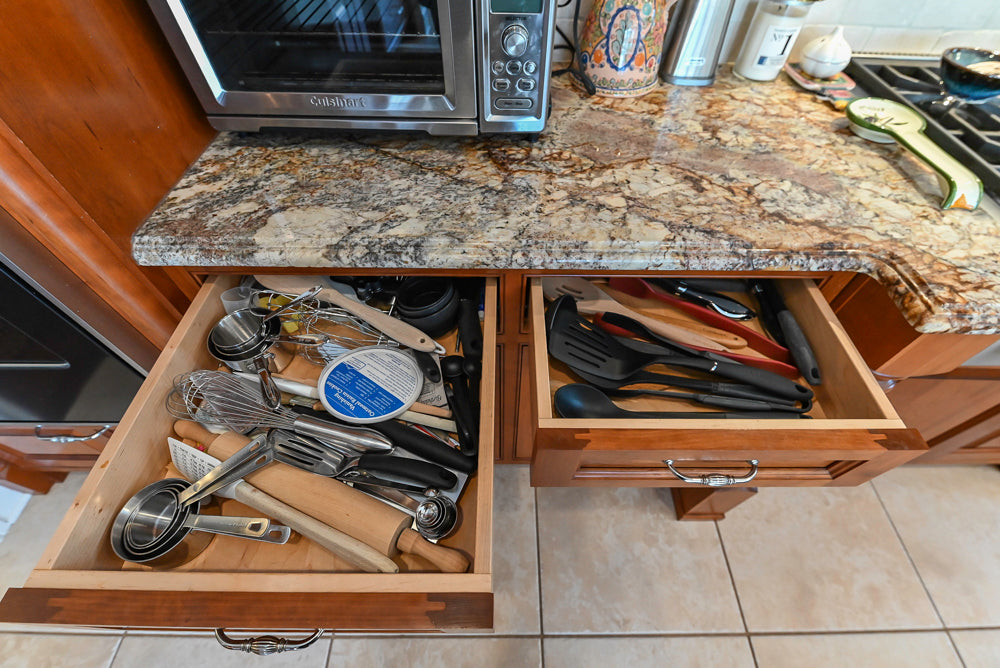 “The Woodford” Traditional Custom Wooden Kitchen with Island, Wolf Rangetop & Sub-Zero Refrigerator
