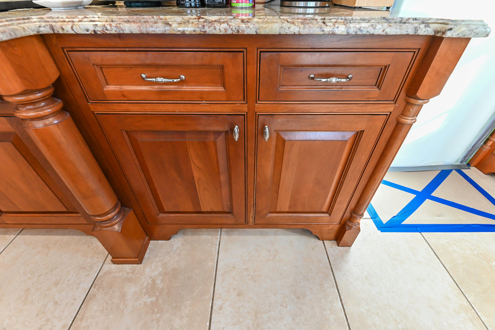 “The Woodford” Traditional Custom Wooden Kitchen with Island, Wolf Rangetop & Sub-Zero Refrigerator