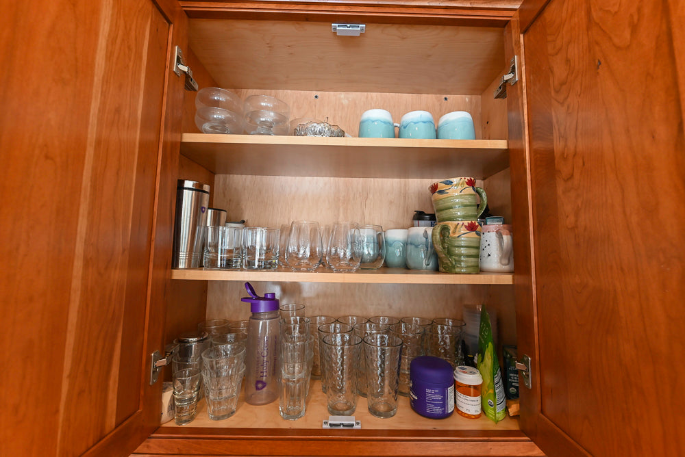 “The Woodford” Traditional Custom Wooden Kitchen with Island, Wolf Rangetop & Sub-Zero Refrigerator